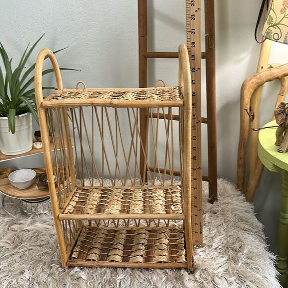 Vtg Lightweight Wicker Rattan Hanging/Sitting Woven Wall Bathroom Accent Shelf - Picture 16 of 17